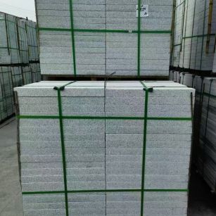 鸡西 芝麻白火烧，园林广场市政工程地铺石，1.8~5.0厚均有现货