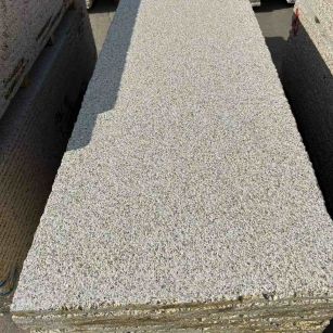 鸡西 黄金麻花岗岩荔枝面毛板，半成品