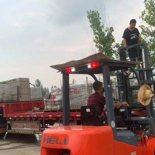 鸡西 黄金麻冰裂纹，地铺石装车