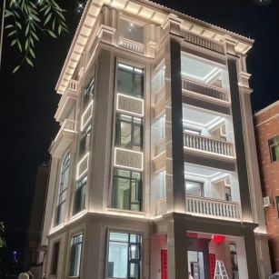 鸡西 芝麻白花岗岩别墅外墙夜间效果