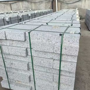 鸡西 白麻花岗岩路沿石，弧形路沿石，道牙石，马路牙子，界石，路缘石，平沿石，直岩石，平缘石等