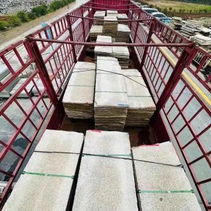 鸡西 黄金麻花岗岩荔枝面，光面毛板装车完成