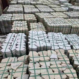 鸡西 黄金麻白麻花岗岩荔枝面地铺石(冰裂纹)