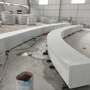 鸡西芝麻白花岗岩石板材 园林光面弧形坐凳