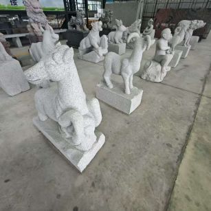鸡西 芝麻白花岗岩造型立体雕刻——十二生肖