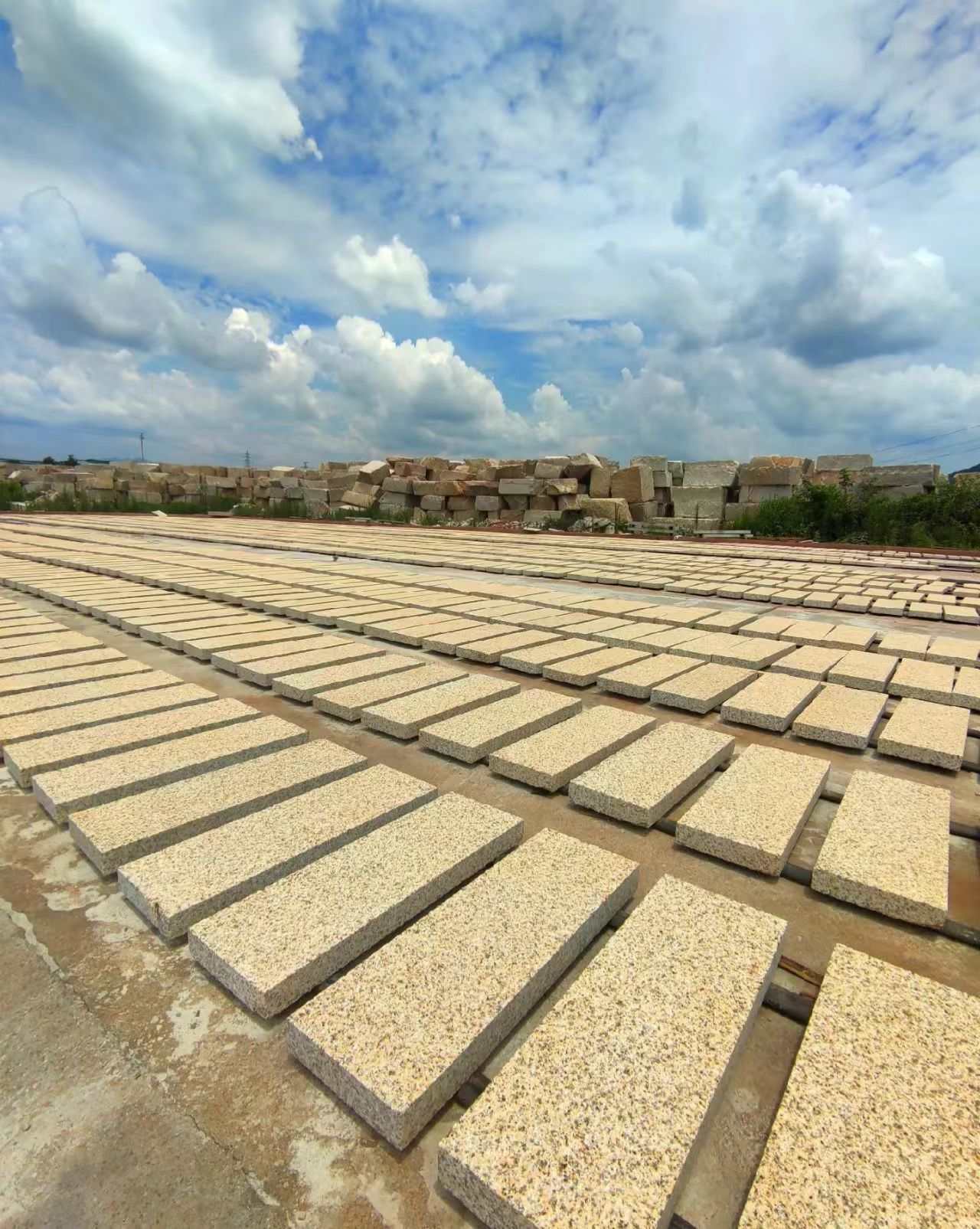 鸡西 黄金麻花岗岩荔枝面地铺石防护中