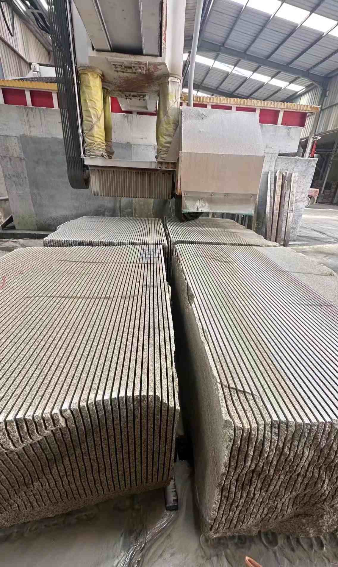 鸡西 车间生产日常，黄金麻白麻花岗岩