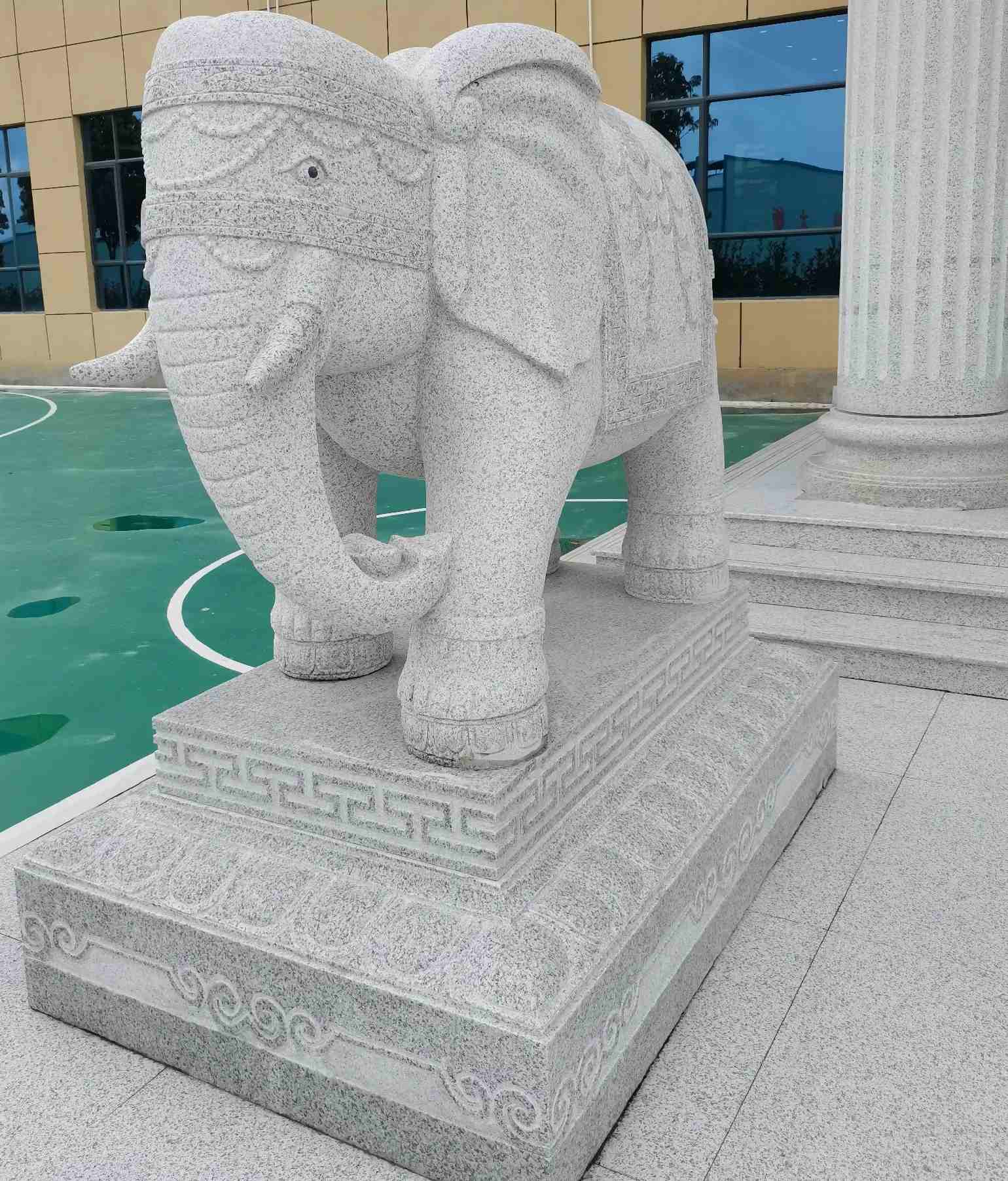 鸡西 白麻花岗岩动物异形石雕-大象