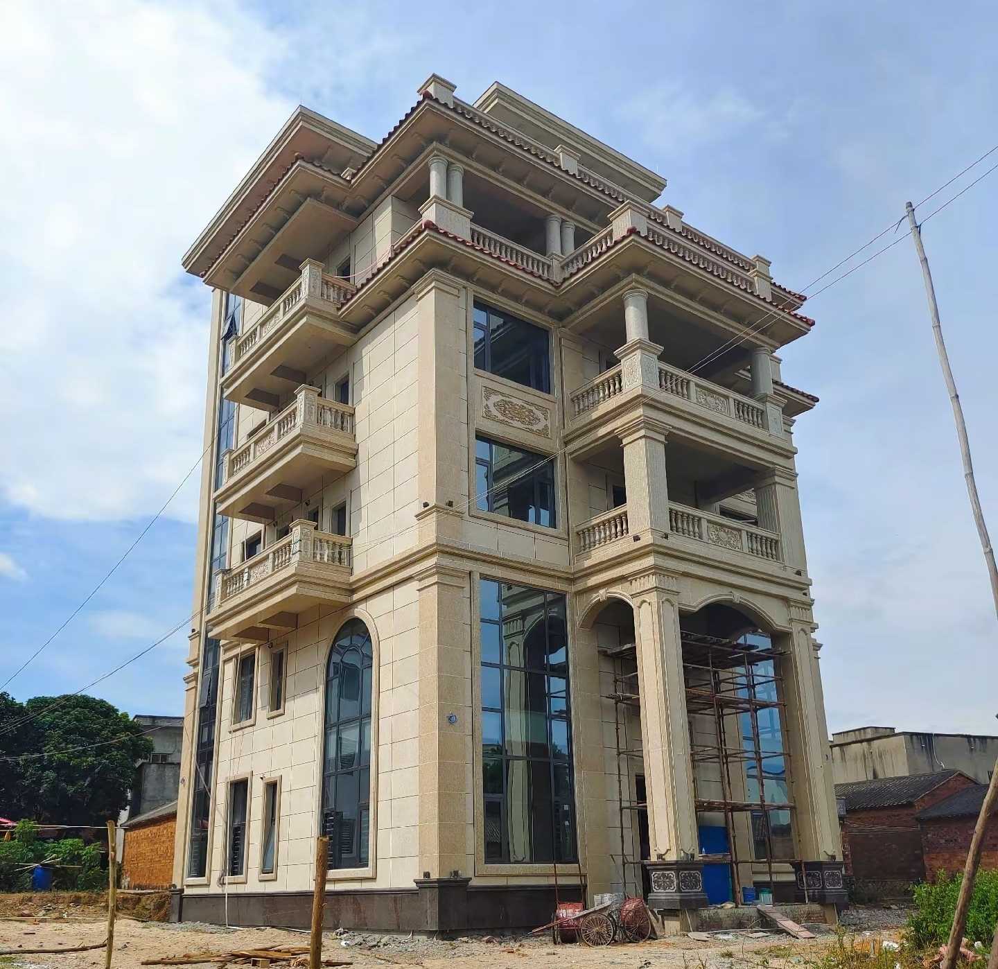 鸡西 黄金麻花岗岩石材别墅外墙干挂搭配（雕花栏杆花瓶柱门楼罗马柱）