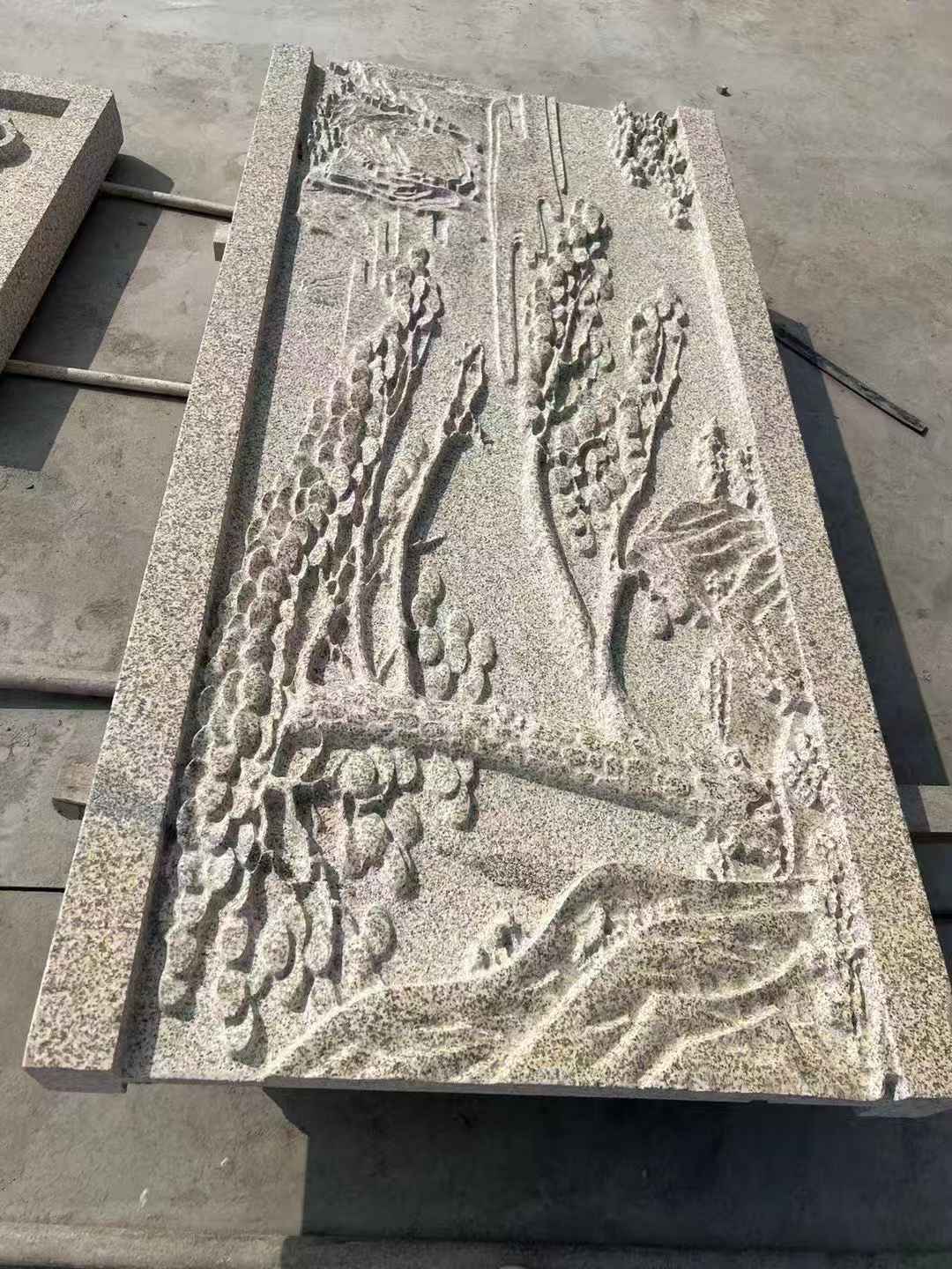 鸡西 黄金麻雕刻板浮雕迎客松