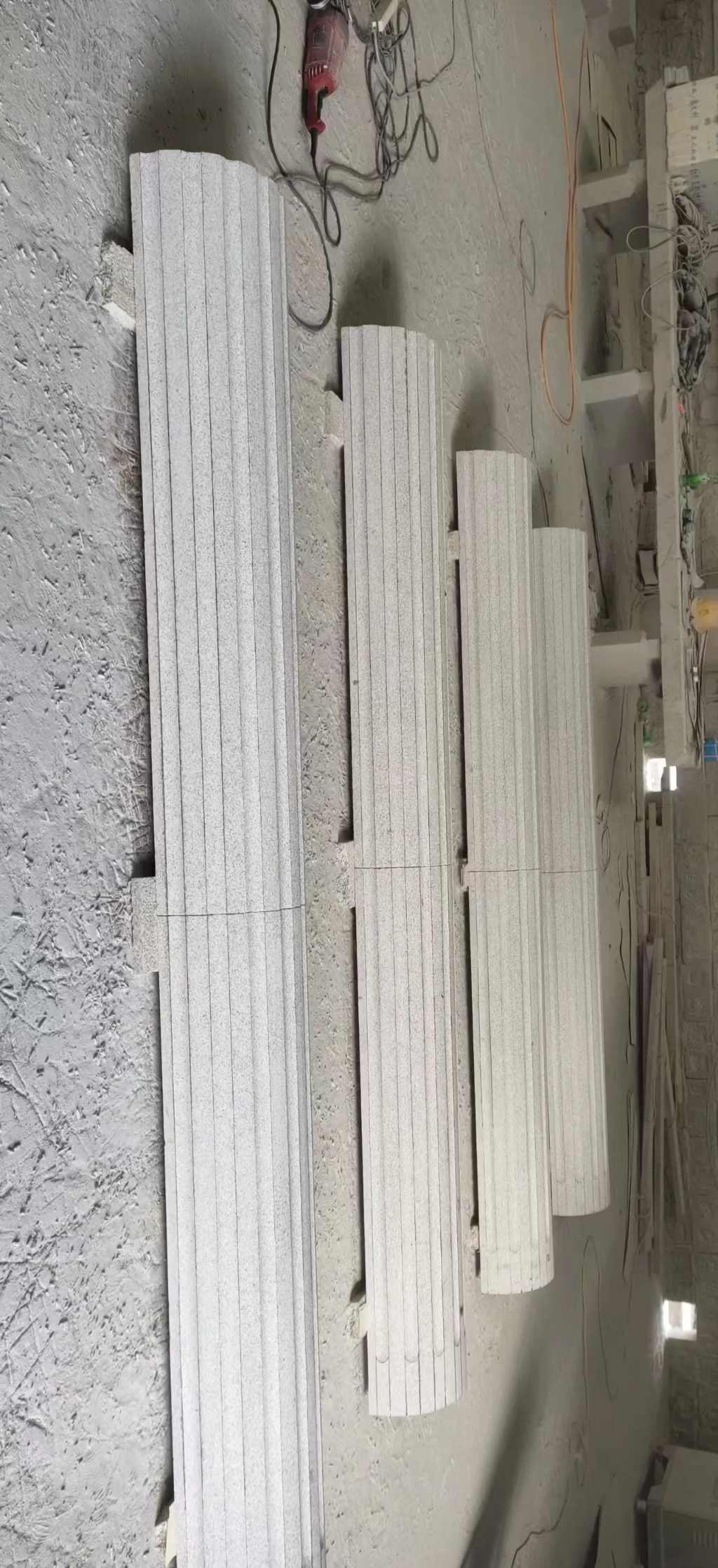 鸡西 花岗岩厂家带你看白麻花岗岩门楼大柱柱皮