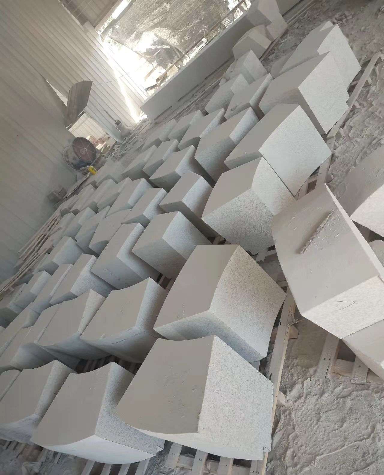 鸡西 白麻花岗岩异形坐凳