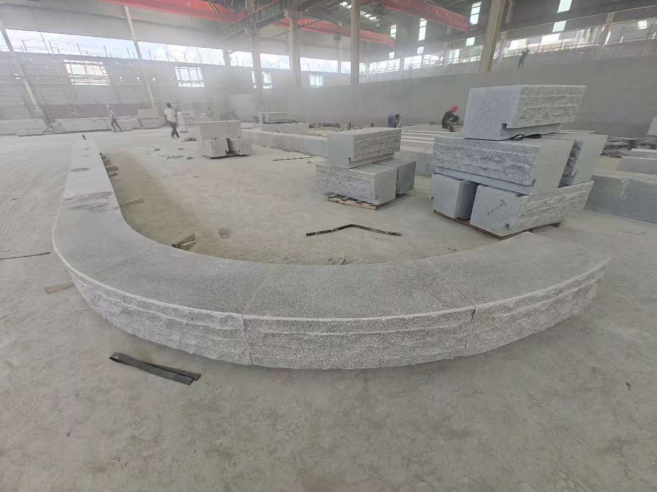 鸡西 芝麻白异形坐凳，自然面光面弧形加工