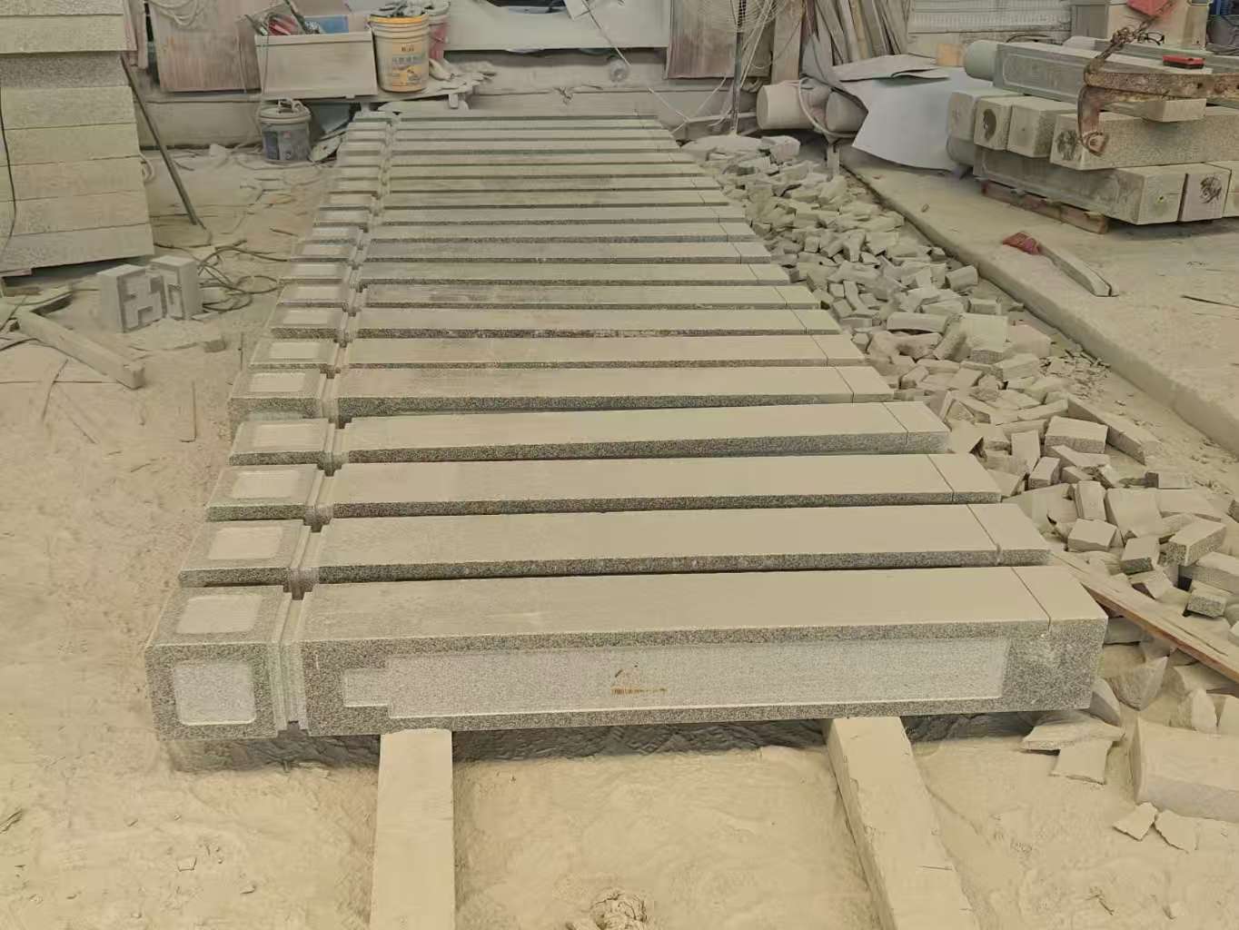 鸡西 芝麻白异形加工雕刻-栏杆大柱，方柱