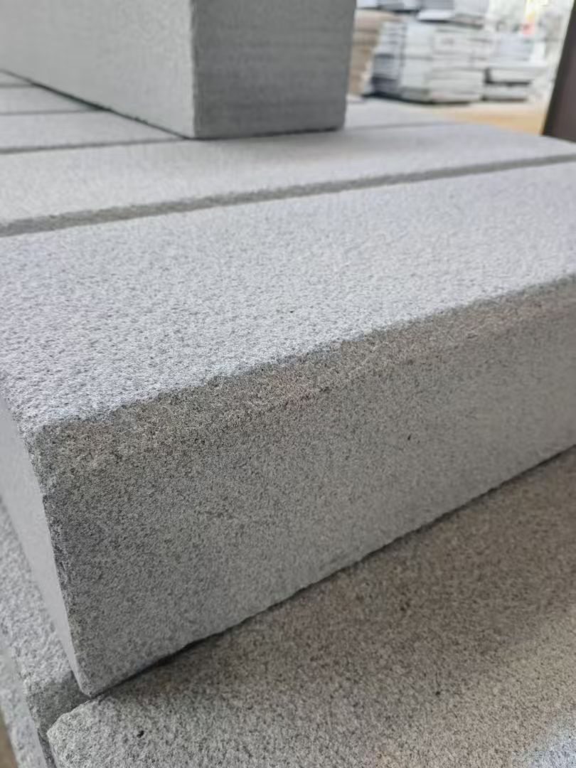 鸡西 芝麻灰荔枝面路沿石