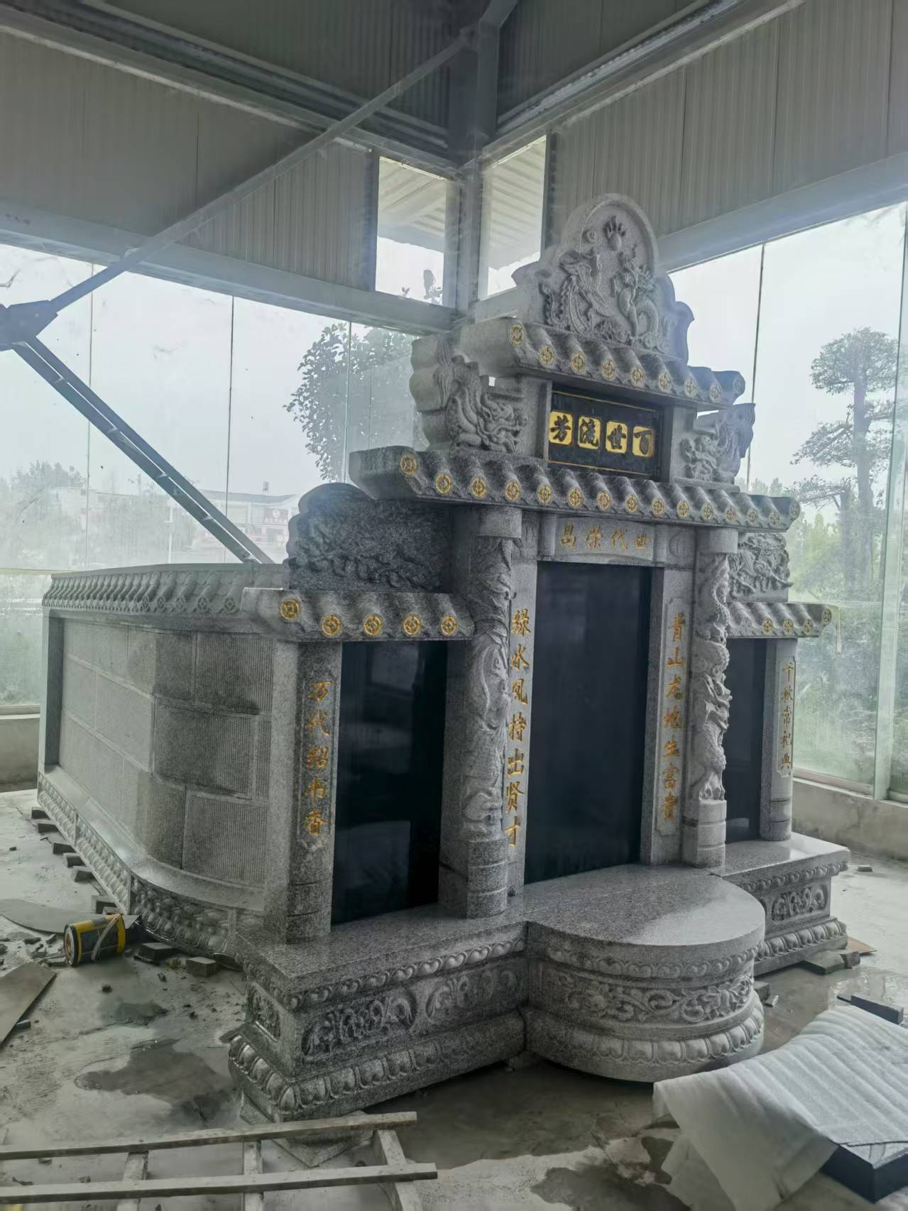 鸡西 芝麻白墓碑效果展示图